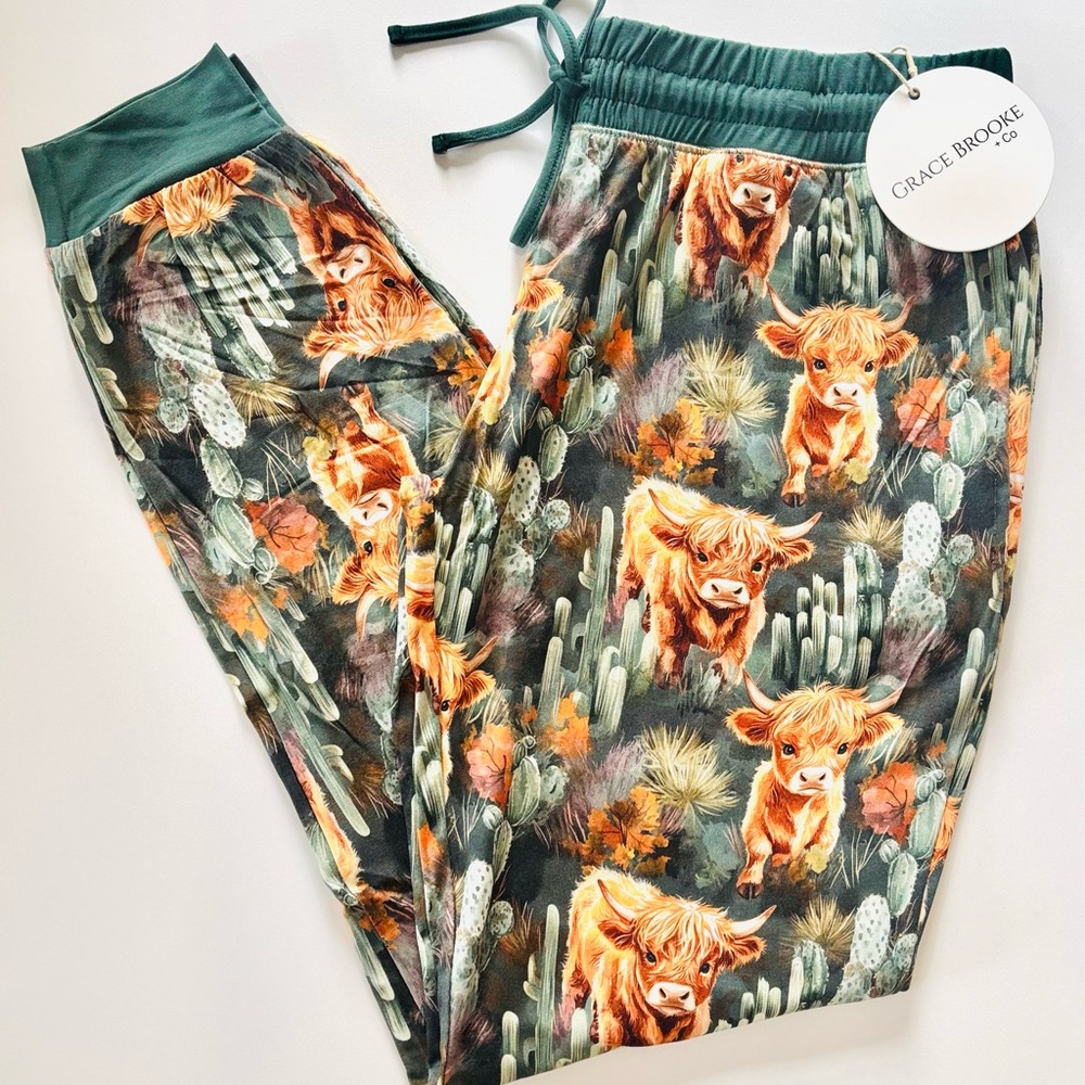 NWT Women’s Grace Brooke + co highland cow joggers